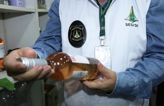 Ministério da Saúde confirma 113 casos de suspeita de intoxicação por metanol; DF investiga dois
